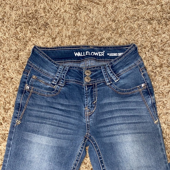 Wallflower Bootcut Jeans - Picture 3 of 6